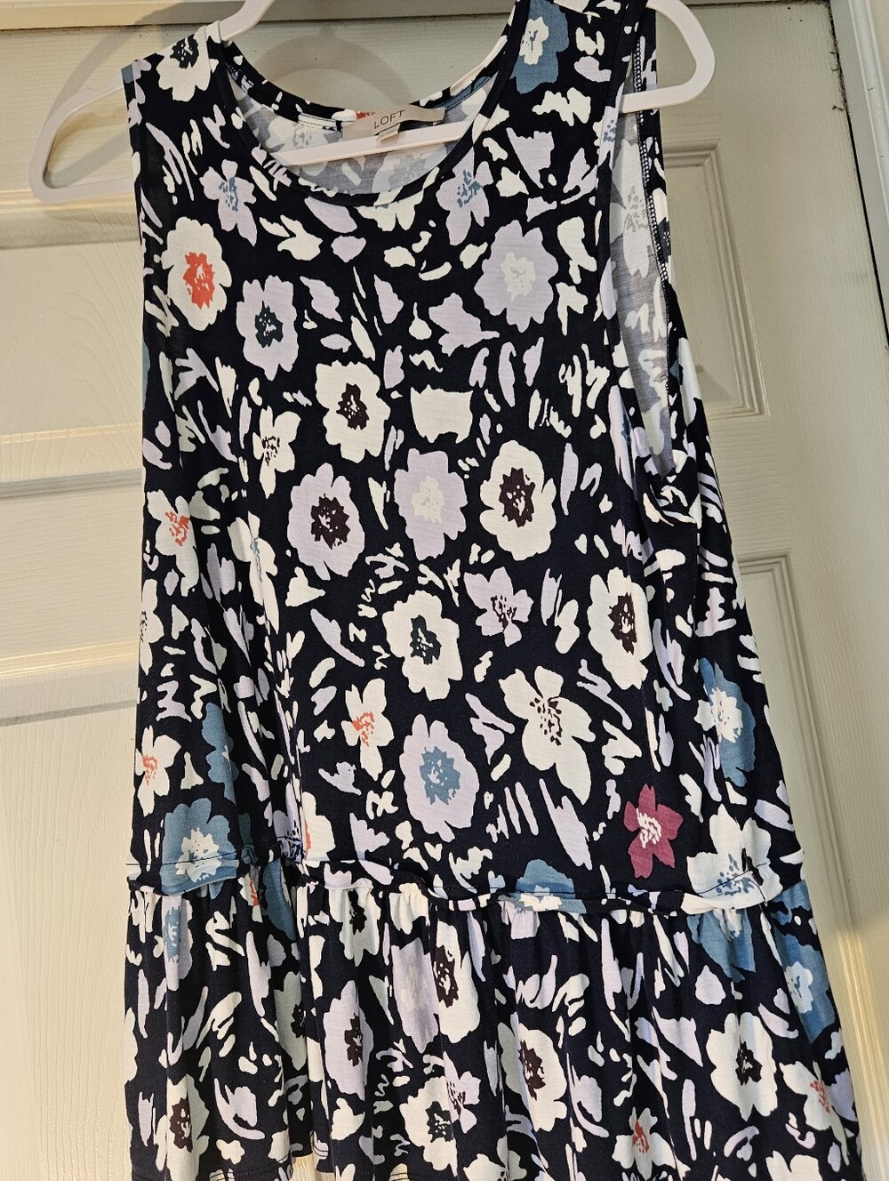 LOFT Navy Floral Tiered Shirt with White and Blue Blossoms XL Sleeveless